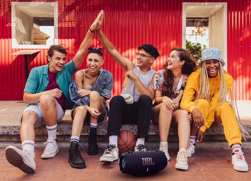 JBL Xtreme 4 Portable waterproof speaker with AURACAST (connect multiple Speaker), massive JBL Pro Sound and convenient shoulder strap